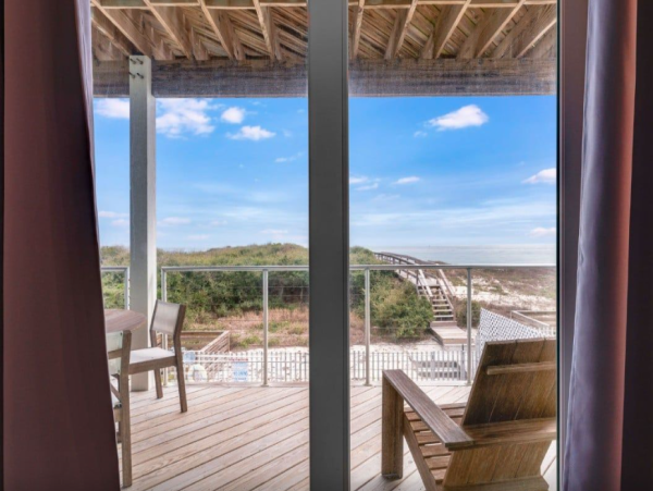 Elegant Beachfront Escape with Private Pool & Gulf Views in St. George Island Hot Tub Beach